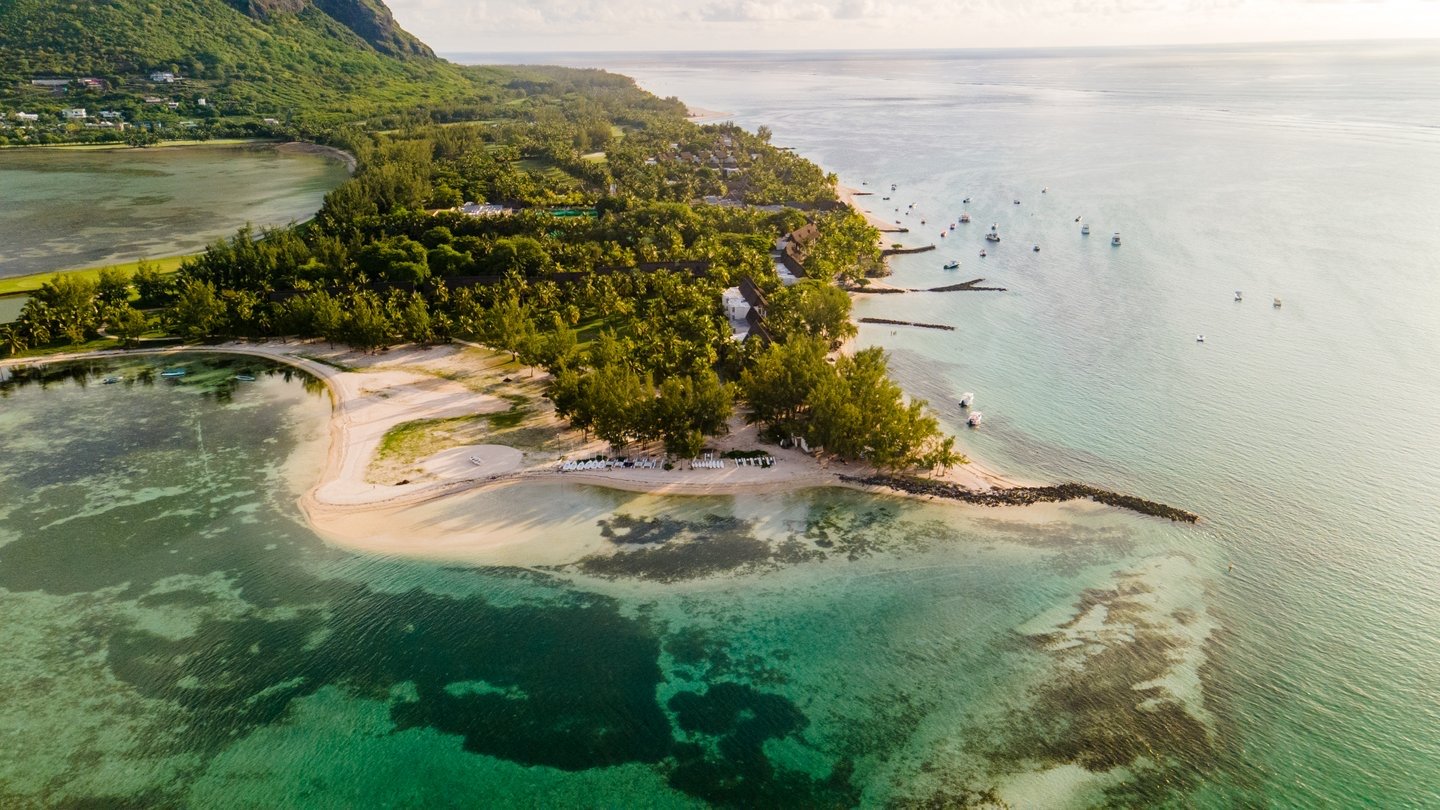 Paradis Beachcomber Golf Resort & Spa